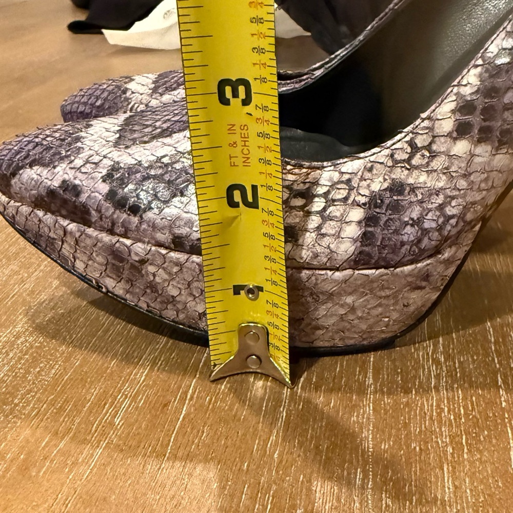 Stuart Weitzman Snakeskin Print Heels Purple‎ Round Toe Platform Size 8.5 - Picture 14 of 14